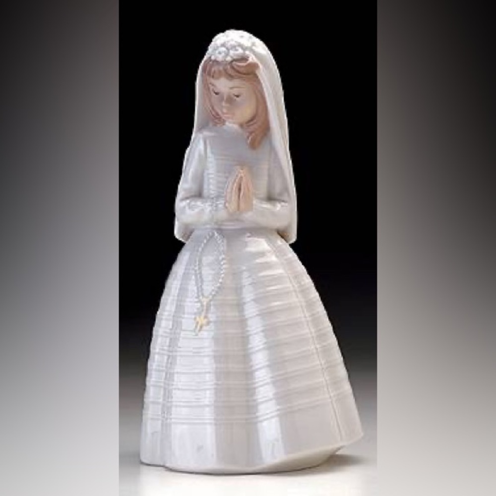 Lladro Nao First Communion Figurine